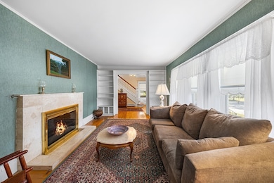 34 Monroe Ave, Worcester, MA 01602 - photo 5