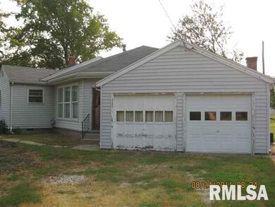 136 N Elliott St, Lincoln, IL 62656 - photo 5