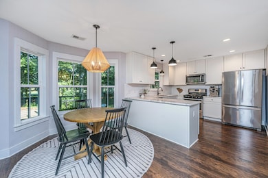 475WoodlandShoresRd010