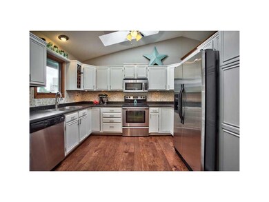 Kitchen. FRESHLY PAINTED, DESIGNER FLOORING, NEW H