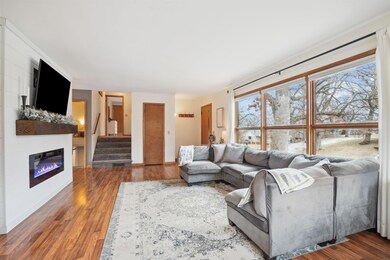 803 Park St, Decorah, IA 52101 - photo 6