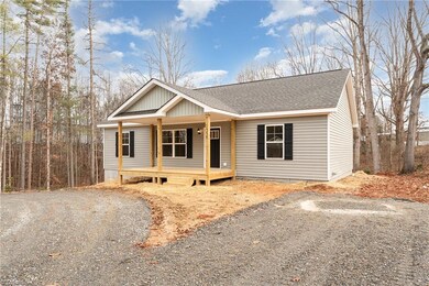 122 Lake St, Elkin, NC 28621 - photo 3