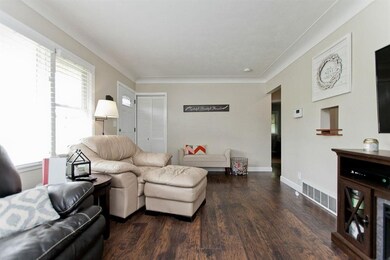 130 Allview Dr SW, Cedar Rapids, IA 52404 - photo 3