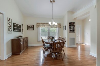 07_353 Mingo Way_Dining01