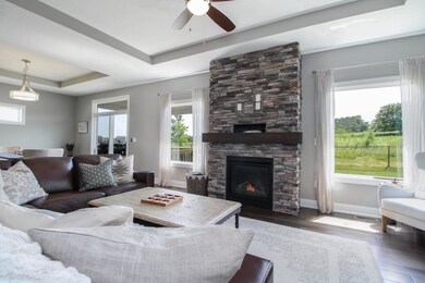 9828 Marnewood Dr, Johnston, IA 50131 - photo 5