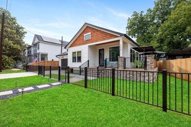 712 E 27th St, Houston, TX 77009 - photo 2