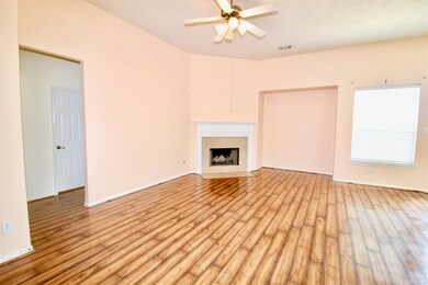 6034 Wickshire Dr, Rosenberg, TX 77471 - photo 5