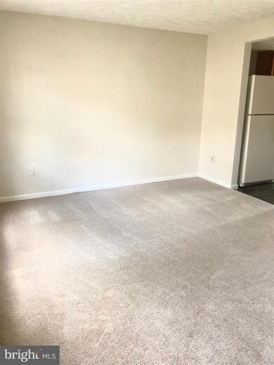 6306 Betsy Ross Ct, Centreville, VA 20121 - photo 4