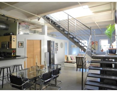 717 Atlantic Ave unit 8D, Boston, MA 02111 - photo 6