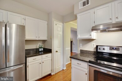 18036 Rocky Ridge Ln, Olney, MD 20832 - photo 7