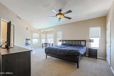 Large Master Bedroom w Fireplace