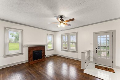 303 E 4th St, Smiths Grove, KY 42171 - photo 4