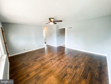 5 Center St, Saint Georges, DE 19733 - photo 4