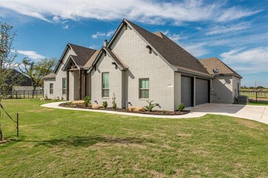 387 Red Bird Dr, Springtown, TX 76082 - photo 4