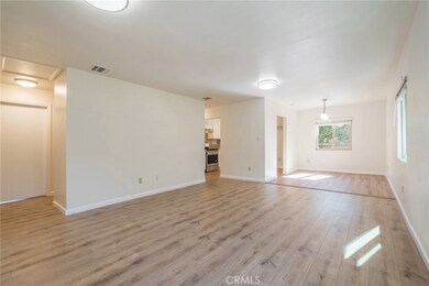624 W Colorado Blvd unit B, Monrovia, CA 91016 - photo 2
