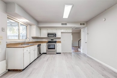 901 E Village Ln, Austin, TX 78758 - photo 3