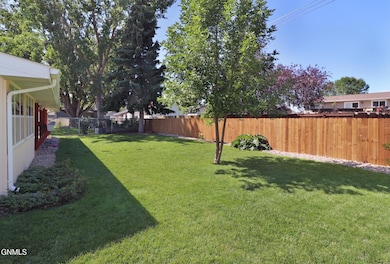 2115 2nd Ave E, Williston, ND 58801 - photo 6