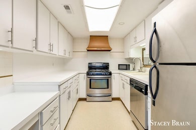 2530 Village Dr SE unit 117, Grand Rapids, MI 49506 - photo 4