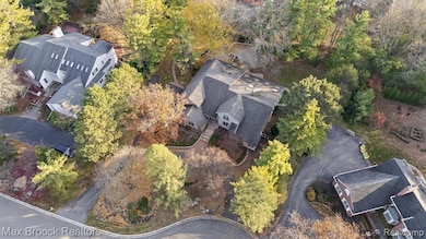 363 Sycamore Ct, Bloomfield Hills, MI 48302 - photo 2