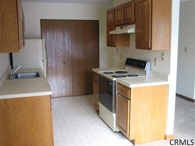 1706 Cambridge Manor Dr, Schenectady, NY 12302 - photo 5