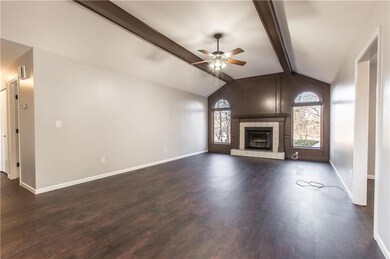 918 SW Georgetown Dr, Lees Summit, MO 64082 - photo 4