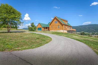 Exterior_Front _Circular Driveway