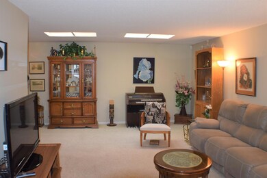 17638 N 102nd Dr, Sun City, AZ 85373 - photo 5