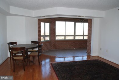 Carlyle Towers unit 2010, Alexandria, VA 22314 - photo 5