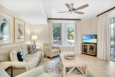 3100 Lasata - Living Area