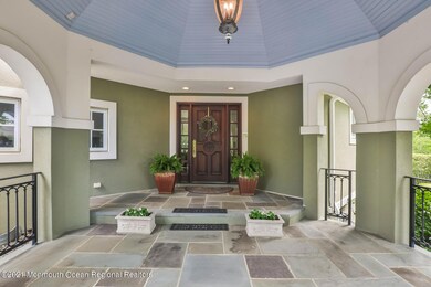 Exterior Front Entry