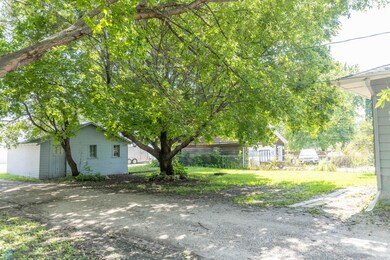 1525 12th St N-6.jpg