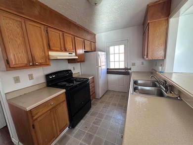 119 Melon St, Laurel, MS 39440 - photo 4