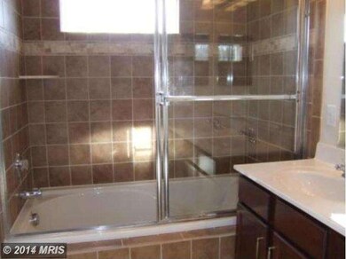 8209 Gibbs Way, Hyattsville, MD 20785 - photo 4