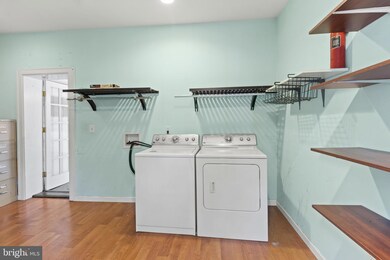 242 Moorehead Ave, Conshohocken, PA 19428 - photo 5