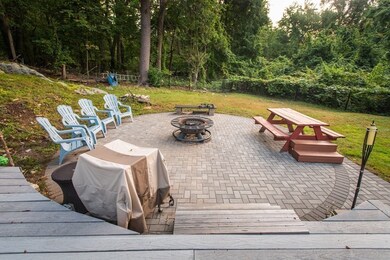 7 Oak Point Rd, Saugus, MA 01906 - photo 3