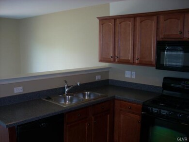 6941 Hunt Dr, Macungie, PA 18062 - photo 4