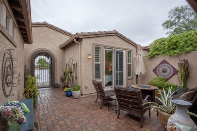 5_Private Pavered Courtyard