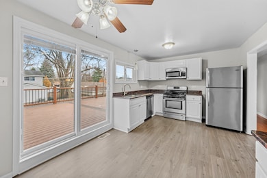 156 Monterey Dr, Bolingbrook, IL 60440 - photo 4