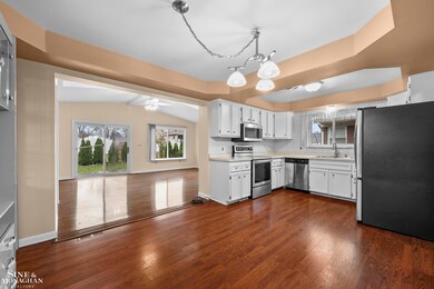 22201 Benjamin St, Saint Clair Shores, MI 48081 - photo 6