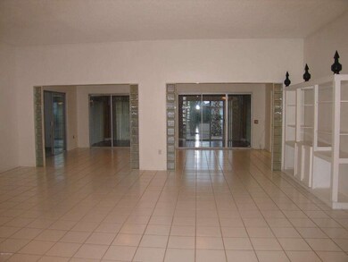 9517 W. Rolling Hills Dr.