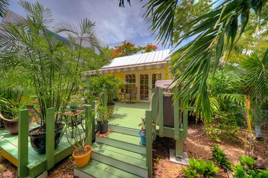 (2) 726 Olivia St-7