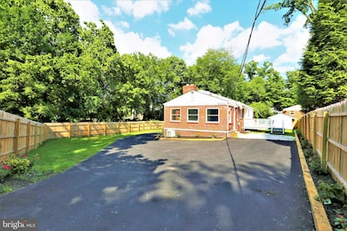 9321 Sudbury Rd, Silver Spring, MD 20901 - photo 3