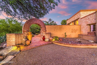 4718 N Camino Corto