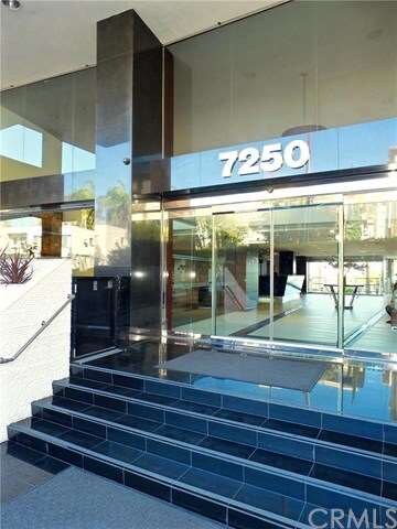 Entry to building