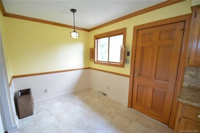 705 Oakdale Dr, Statesville, NC 28677 - photo 4
