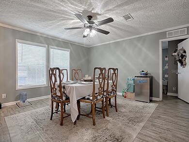 Spacious Dining room