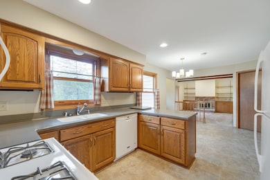 N81W14117 Titan Ct, Menomonee Falls, WI 53051 - photo 7