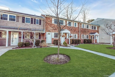 457 Village Dr unit 457, Hauppauge, NY 11788 - photo 2