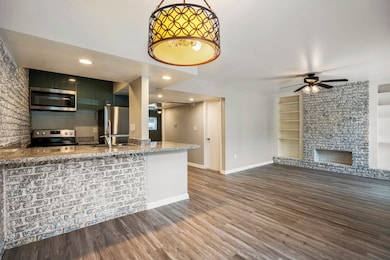 5343 Richmond Ave unit 12, Houston, TX 77056 - photo 2