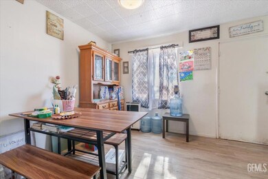 13645 Gilbert St, Edwards, CA 93523 - photo 6